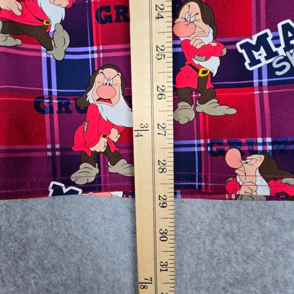 NWT Disney Mens Medium Grumpy Print 3-Pocket Scrub Top Tooniforms by Cherokee - Picture 10 of 16